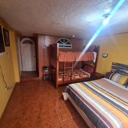 Hostal Miguel Angel Hotel Кито Екстериор снимка